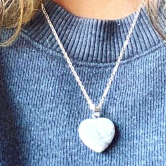 Alquimia Jewelry - Howlite hearts pendant in 925 sterling silver chain/worry stone jewelry
